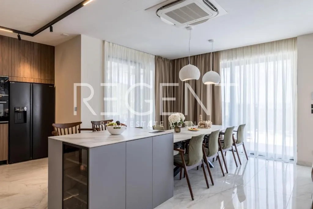 dugi rat - vila 300 m², bazen, sauna ,pogled na more - slika 7