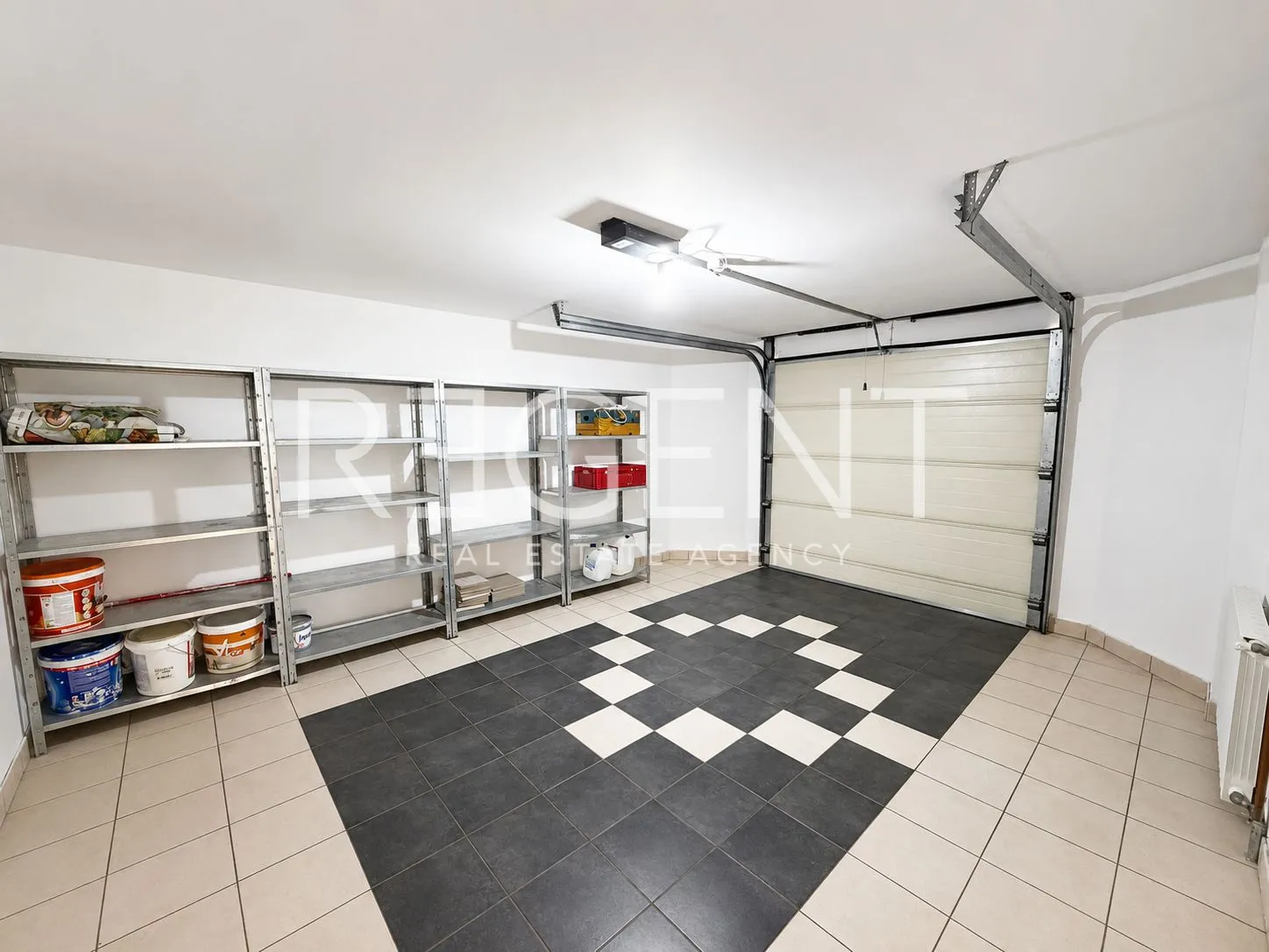 kuća 275 m² za najam, jazbina — vrt, 2 garaže - slika 15