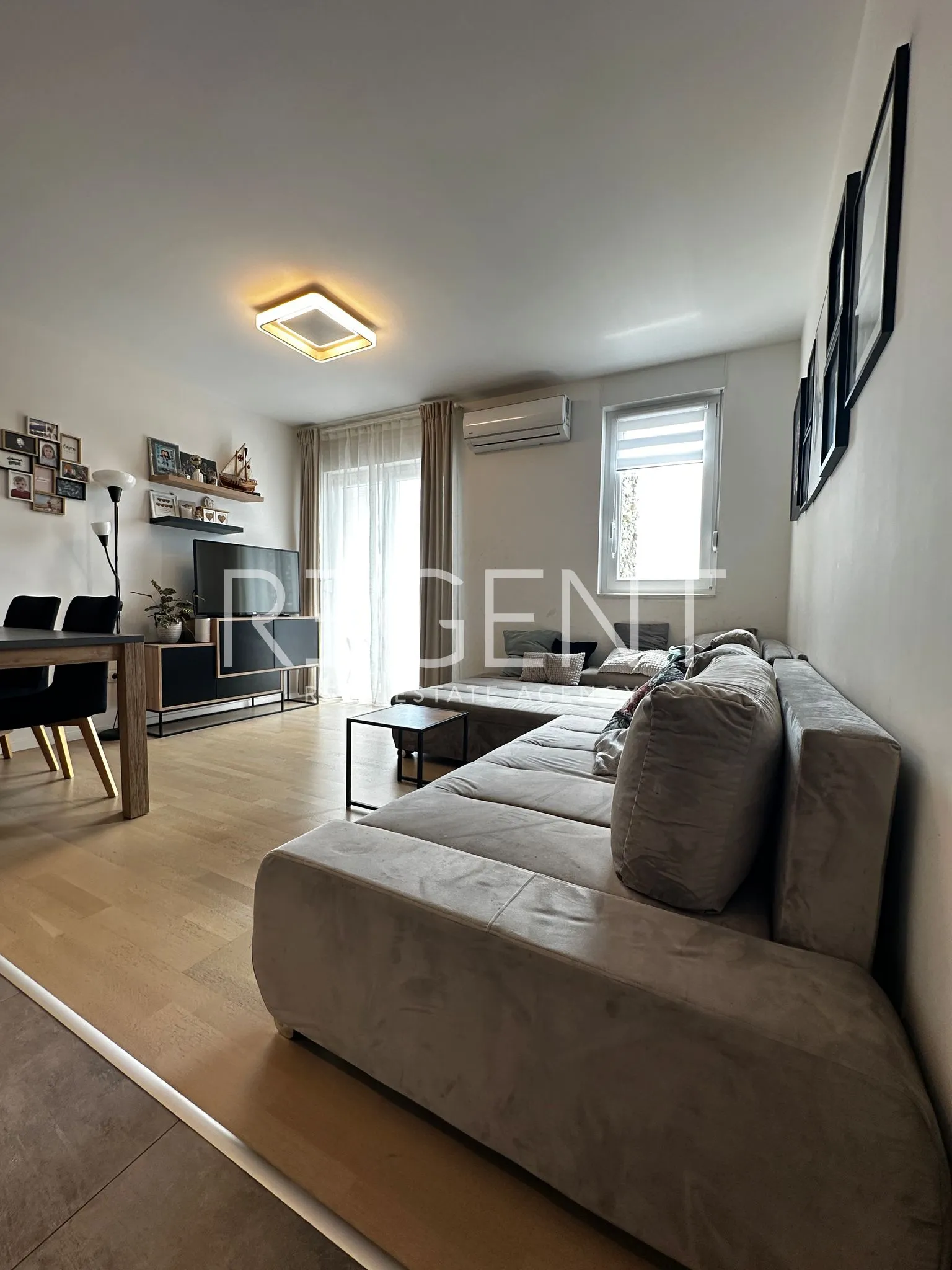 kila, split- dvosoban stan 51 m2 s balkonom - slika 2