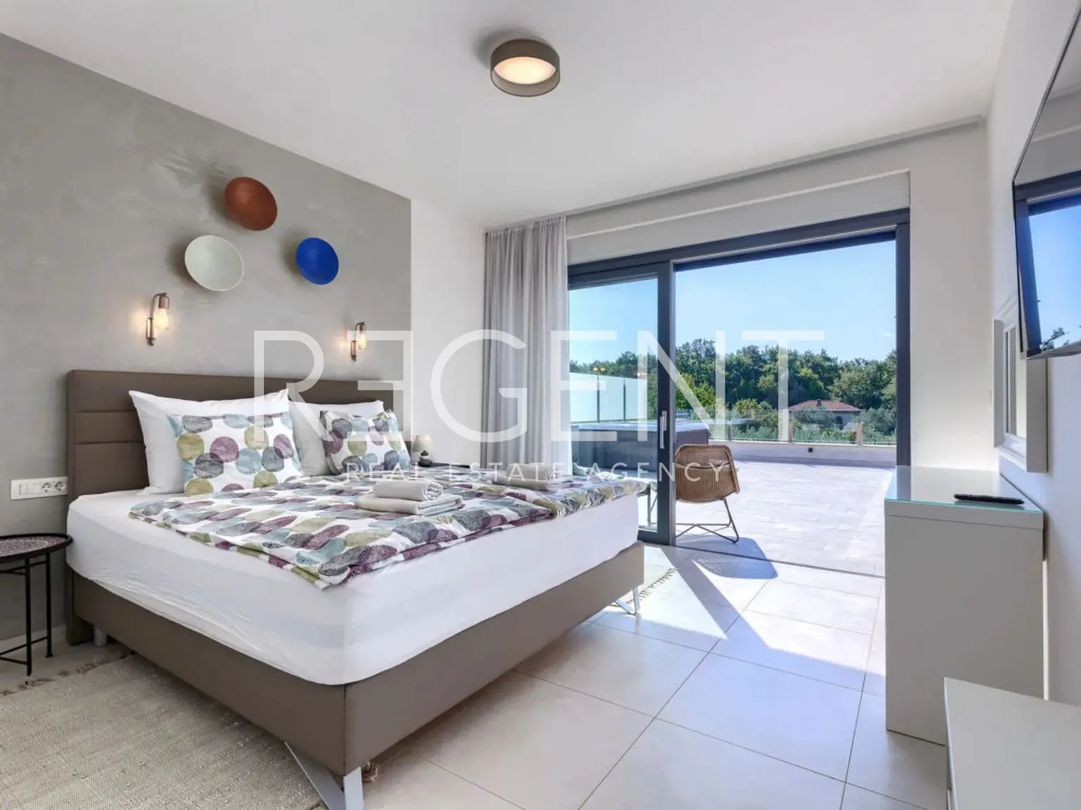 istra, novigrad - atraktivna vila s bazenom 250 m2 - slika 15