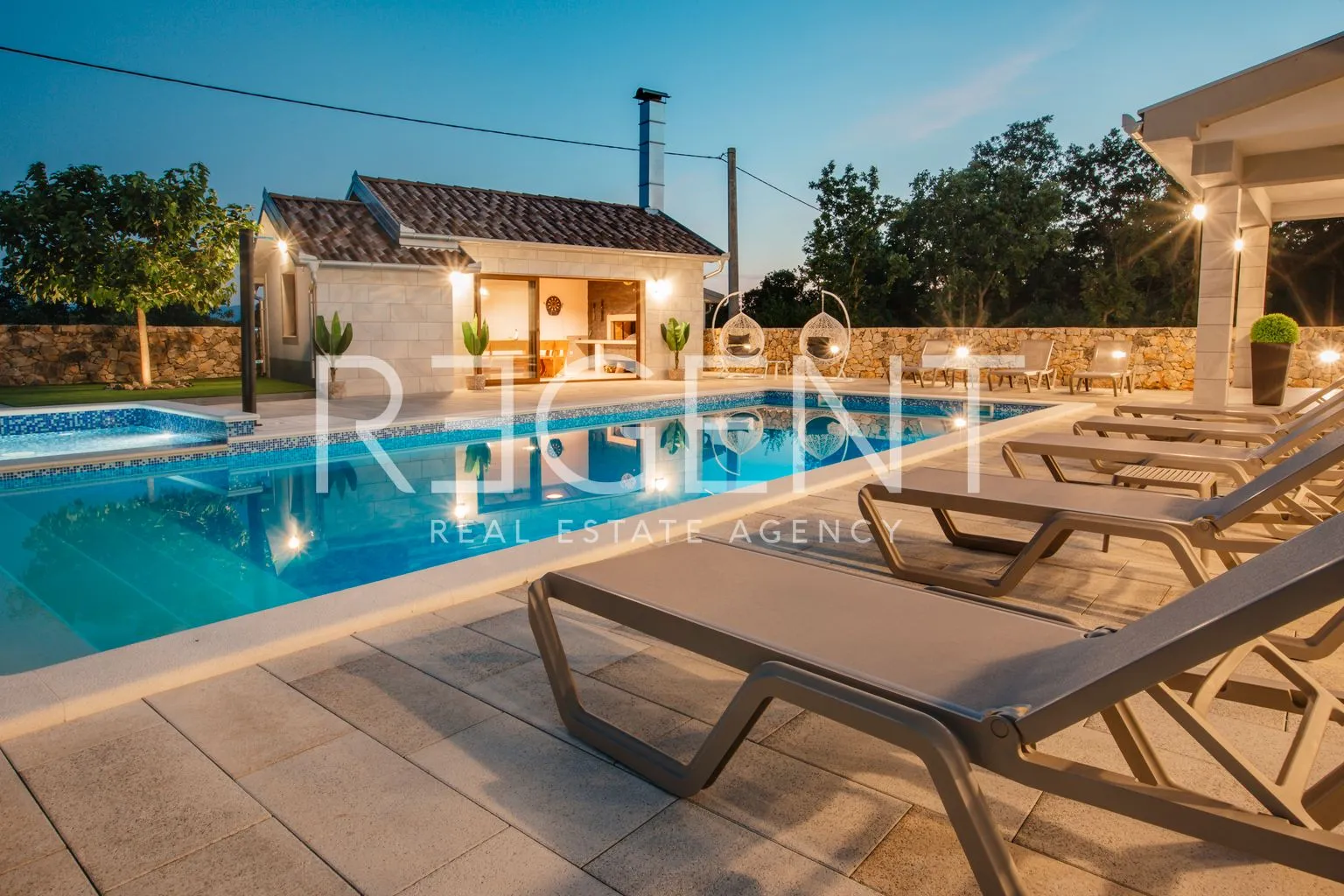 imotski, proložac - moderno uređena vila 277 m2 na parceli 1360 m2 u mirnom okruženju - slika 4