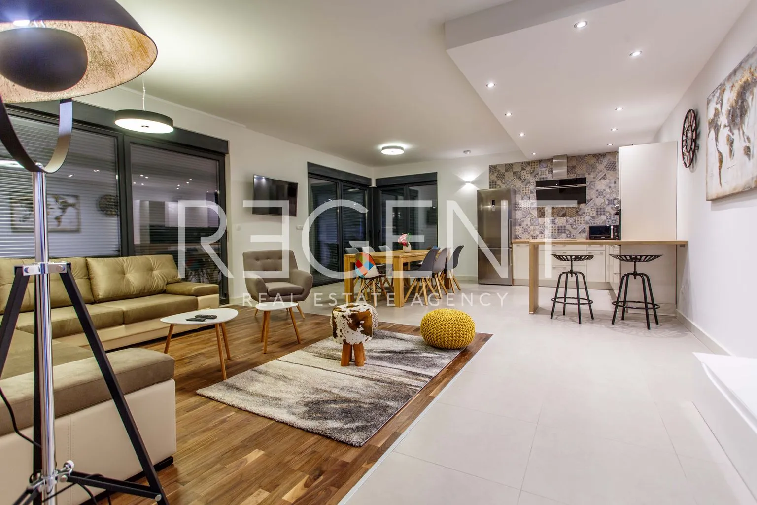 vila 232 m², kaštel stari — 4ss, grijani bazen, pogled na more - slika 10