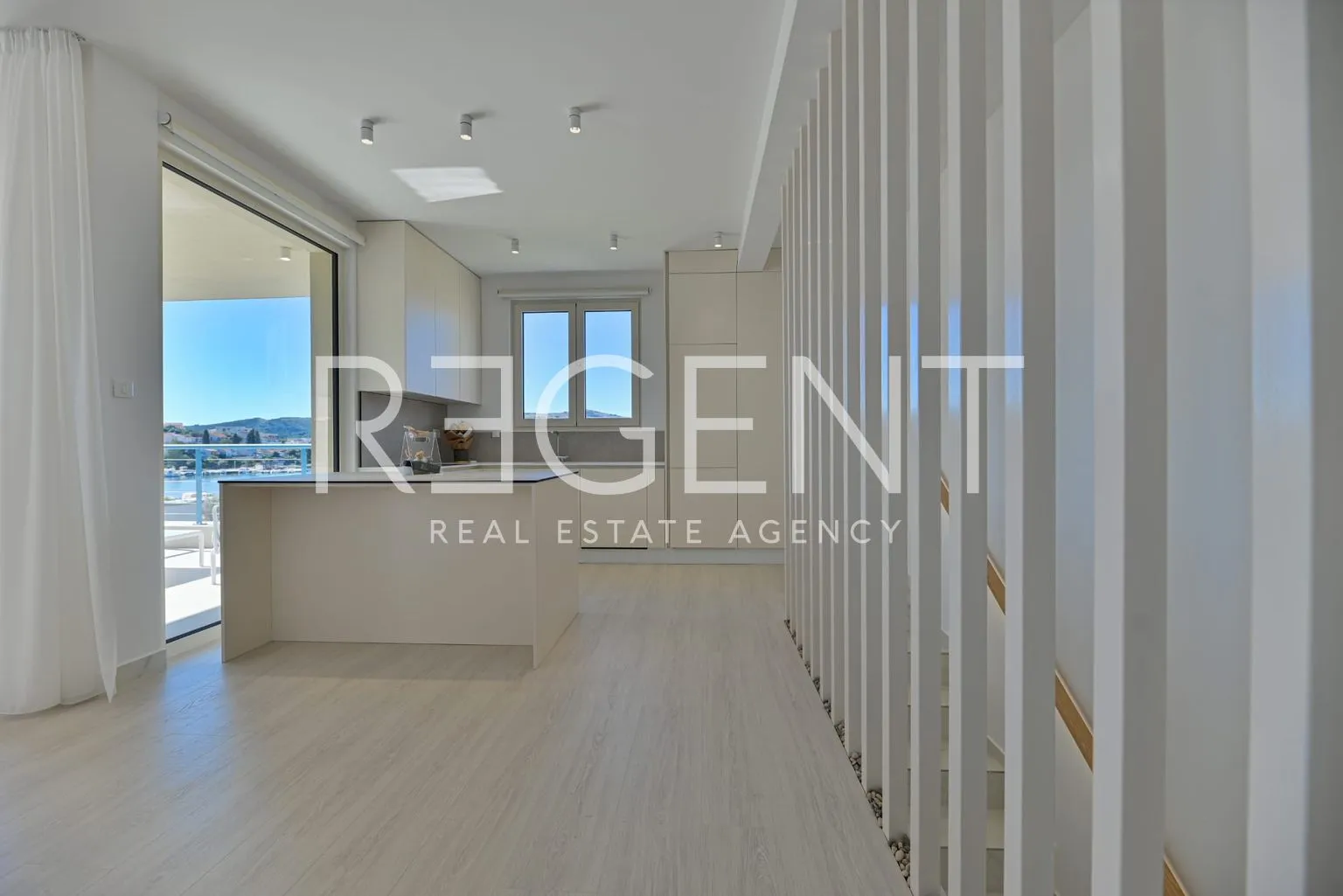 seget vranjica – moderna duplex vila s dva bazena i pogledom na more - slika 13