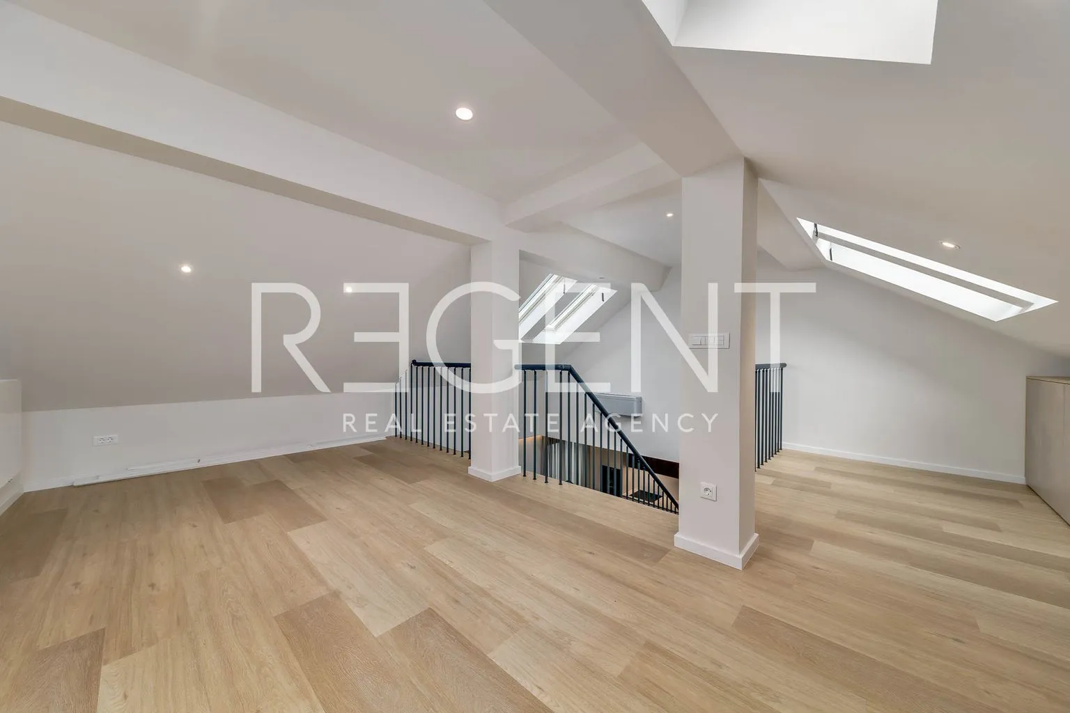 zagreb, centar – luksuzan dvoetažan penthouse 150 m² - slika 10