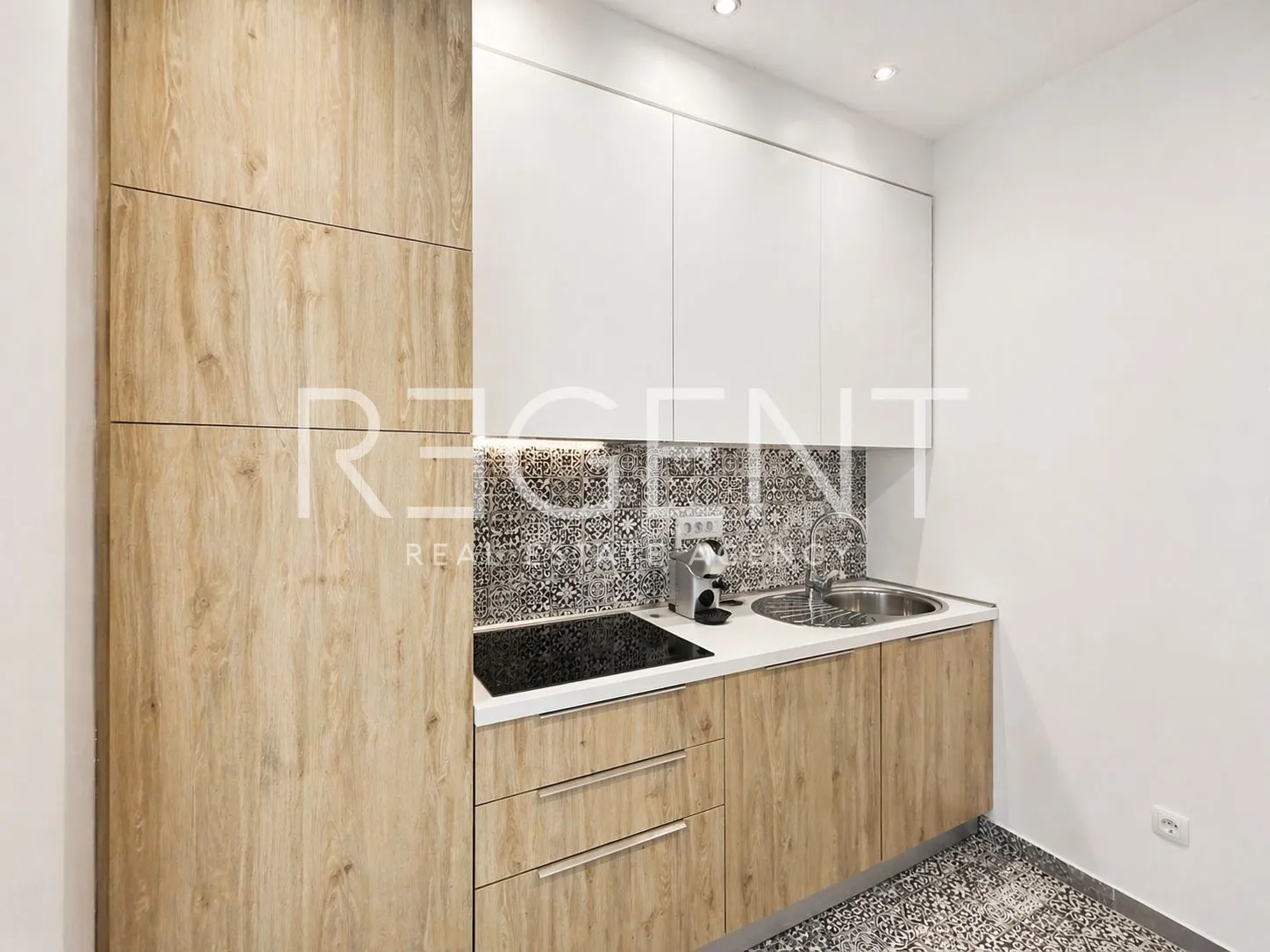 zagreb, centar - renoviran dvosoban stan u centru - slika 5