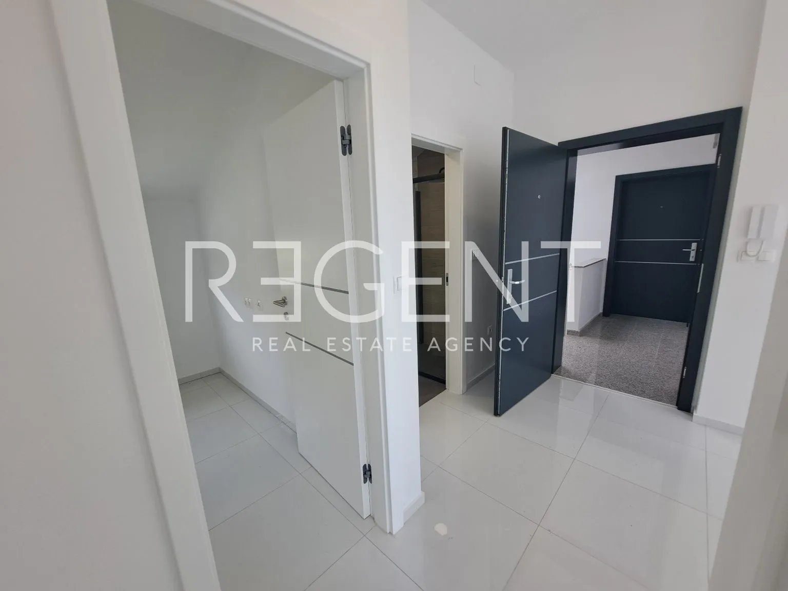 crikvenica - trosoban stan 50 m2 novogradnja - slika 7