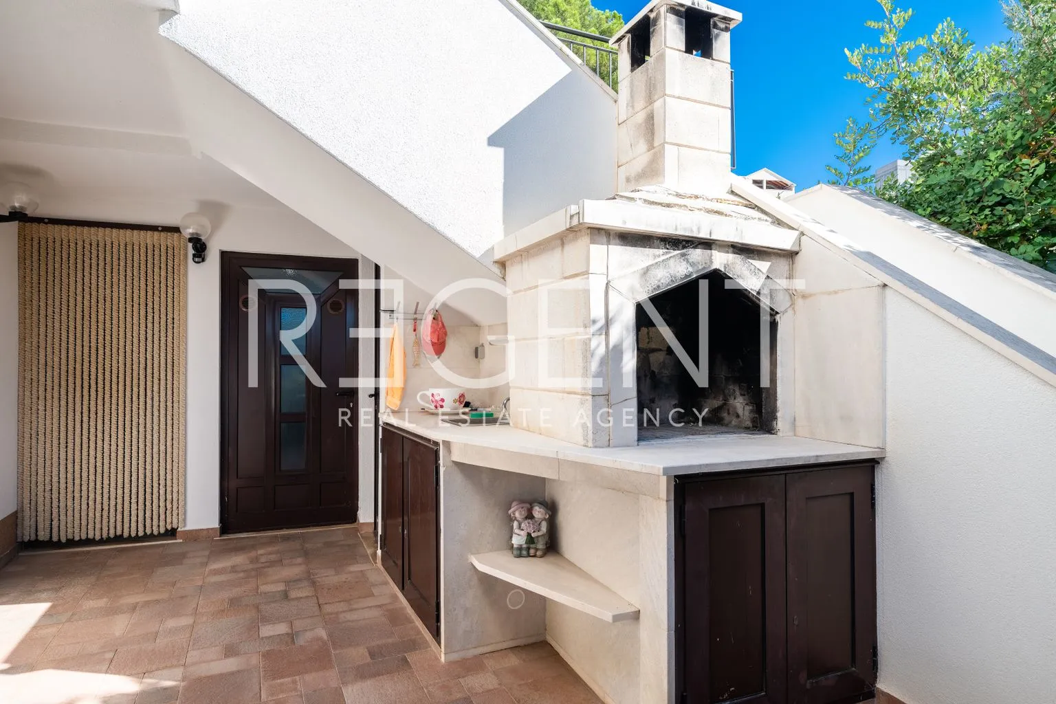 šibenik, rogoznica - kuća sa šest apartmana - slika 17
