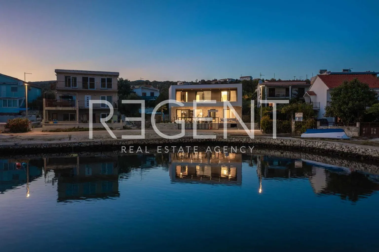 rogoznica – luksuzna vila 200 m2 uz more - slika 47