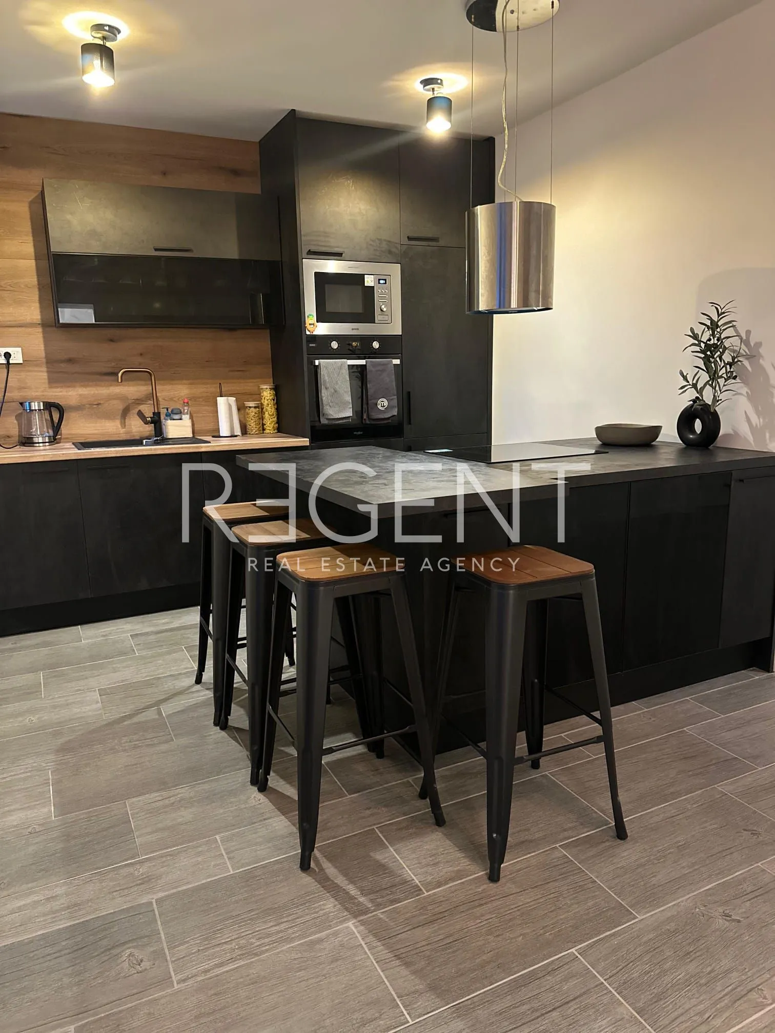 Zagreb, Centar - stan 68 m², 3S, renoviran 2025., ostava