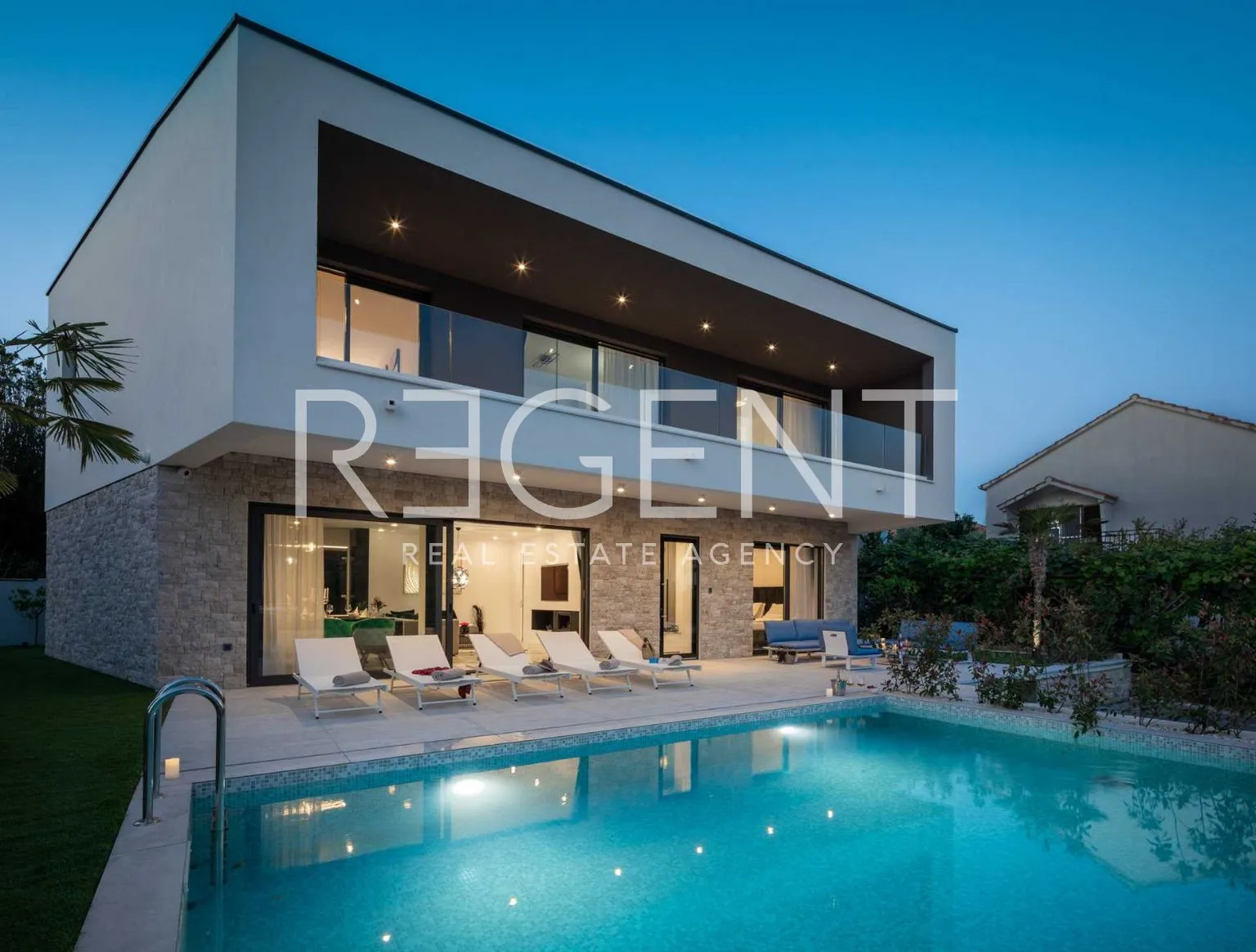 rogoznica – luksuzna vila 200 m2 uz more - slika 41