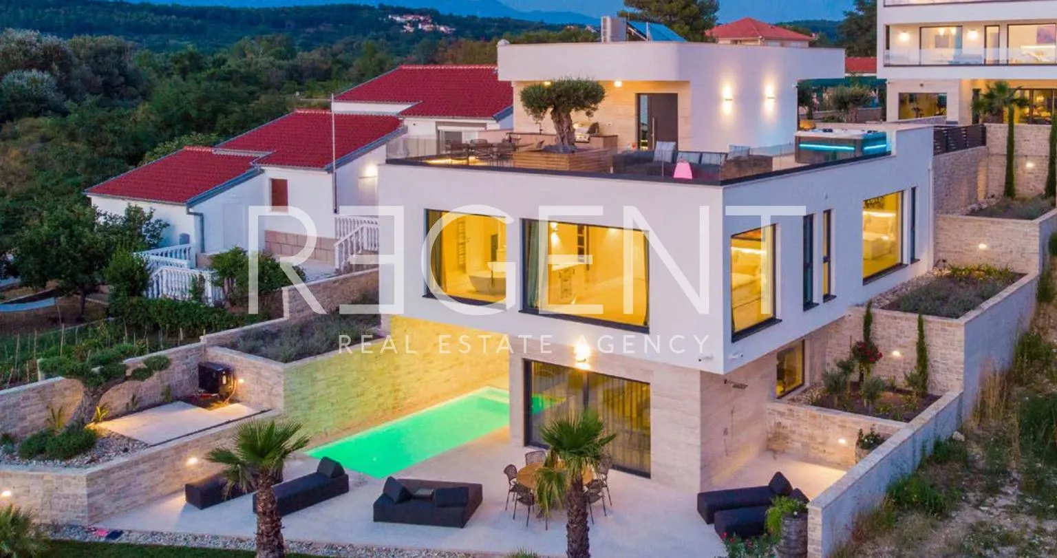 ražanac, ljubač - luksuzna vila s bazenom, prvi red do mora - slika 2