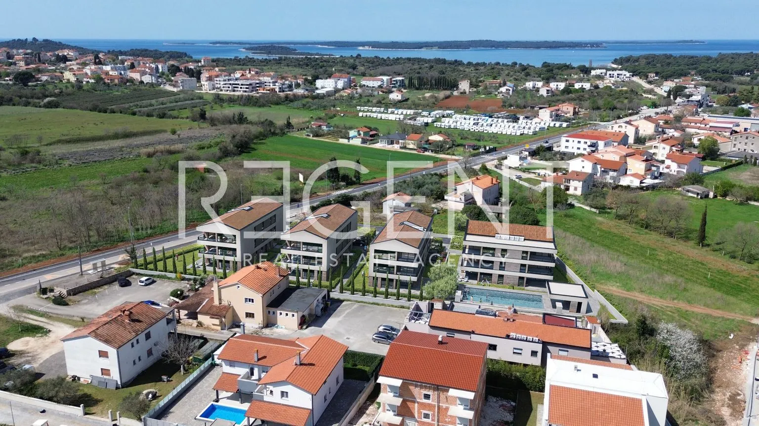 istra, fažana - trosoban stan u modernoj novogradnji - slika 8