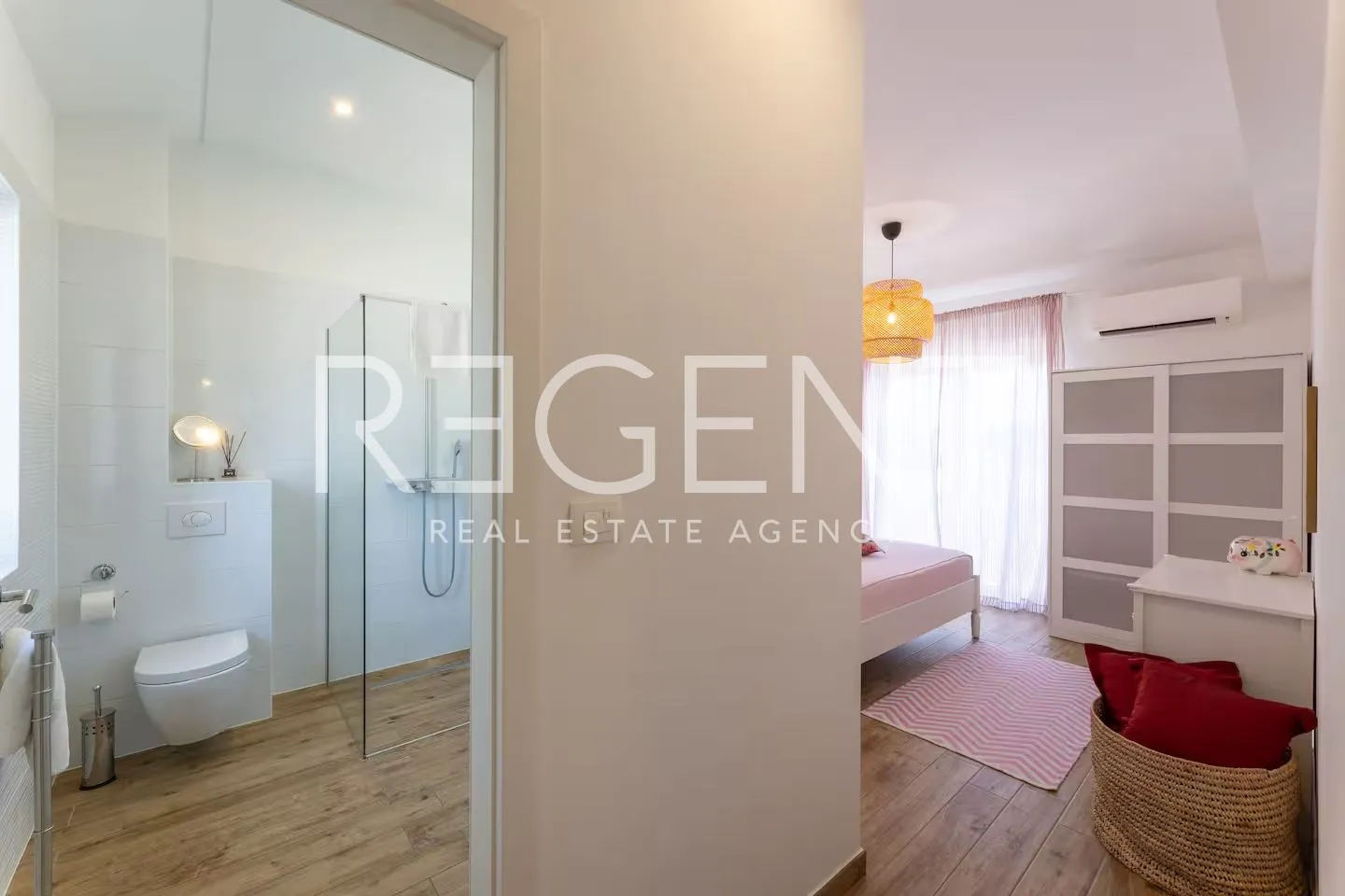 kuća 260m2, šestanovac - 4 ss, 4 kupaonice, grijani bazen - slika 25