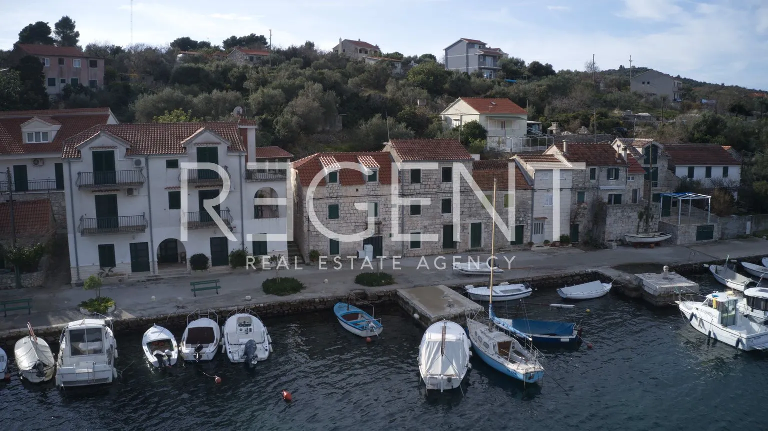 Trogir, Drvenik Veliki - Kamena kuća prvi red uz more - Drvenik Veliki, Trogir