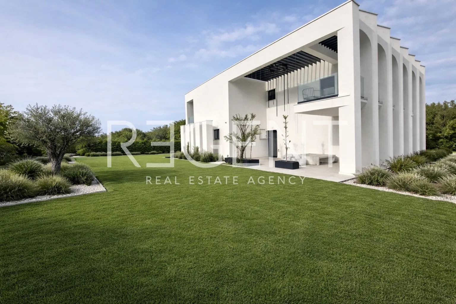 vila 335 m², umag — bazen 10×5, pogled more, namještena - slika 4