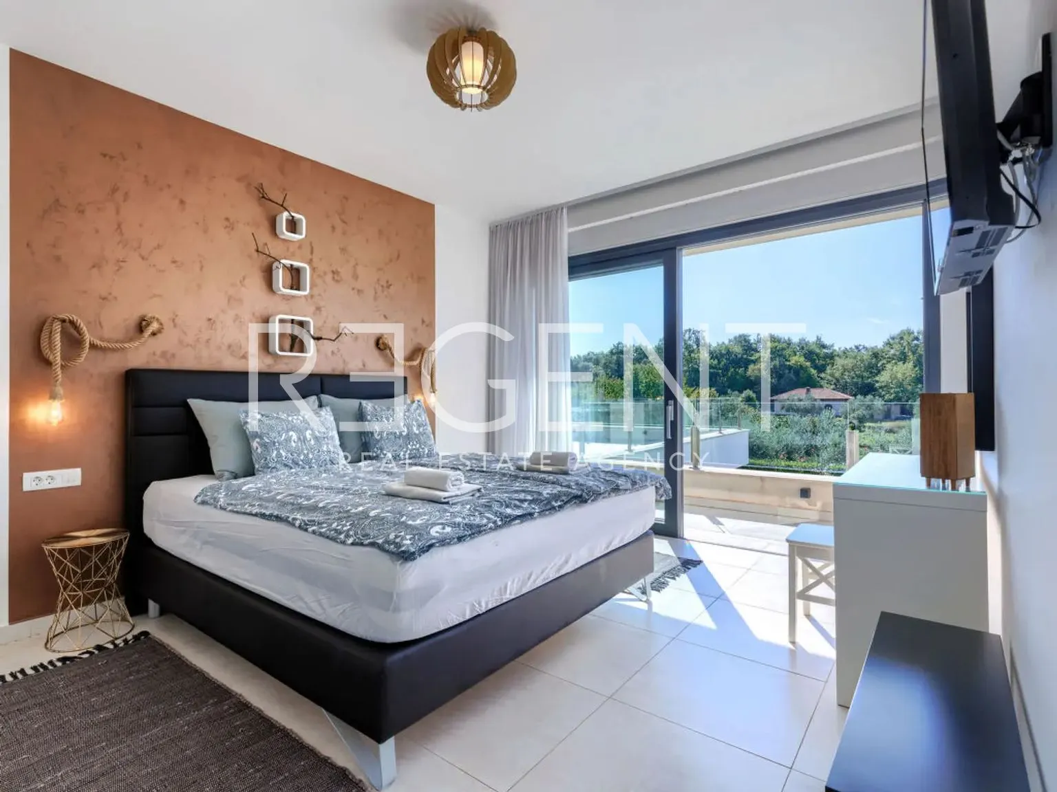 istra, novigrad - atraktivna vila s bazenom 250 m2 - slika 11