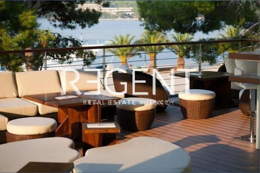 Hvar, Stari Grad - Ekskluzivni ugostiteljski objekt, klub-lounge bar 432 m2