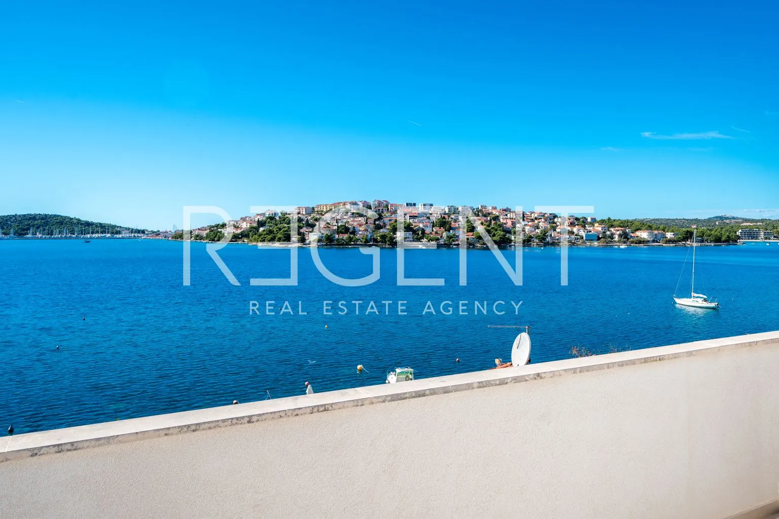 šibenik, rogoznica - kuća sa šest apartmana - slika 2