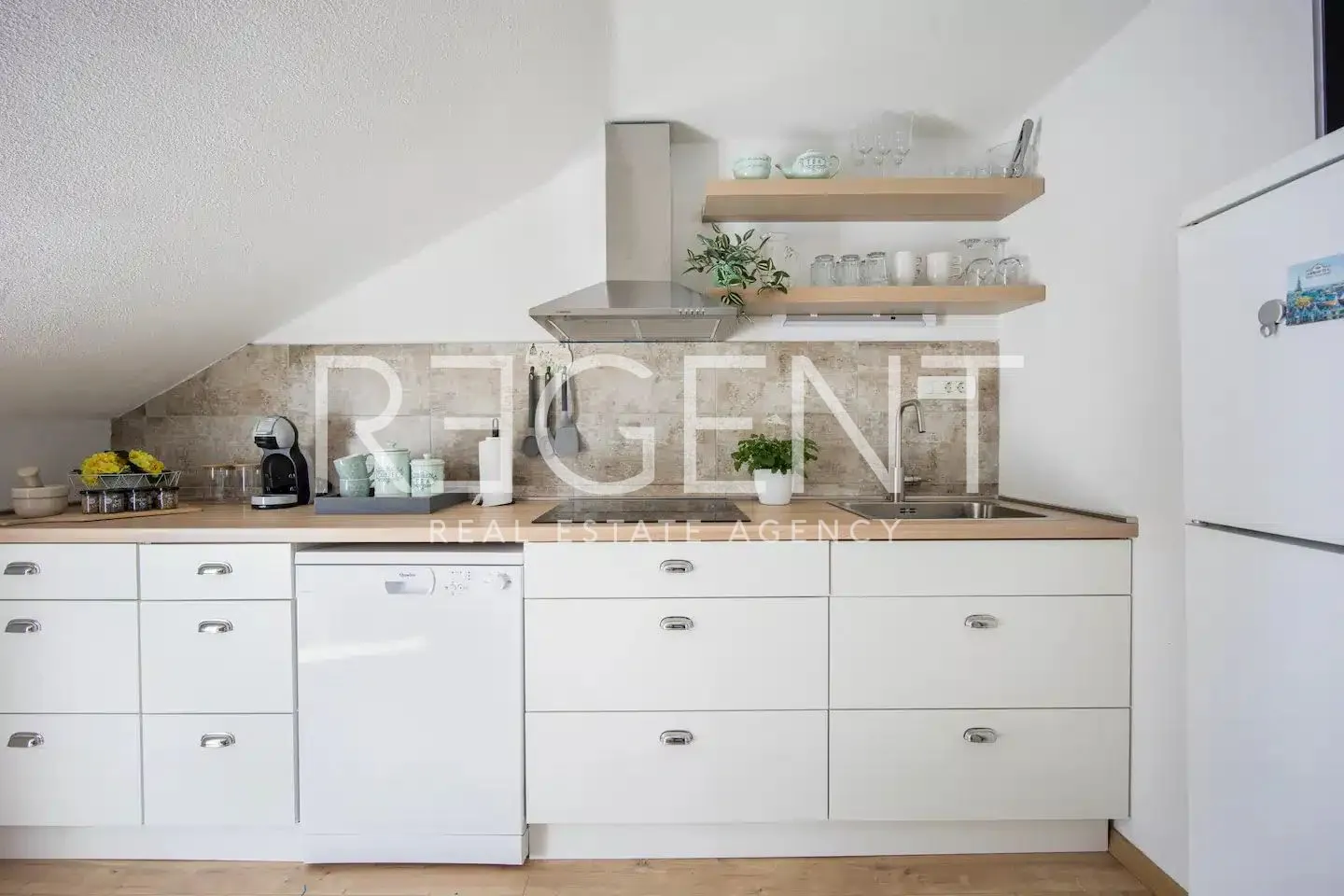 trogir, centar- kamena kuća 174 m2 - slika 3