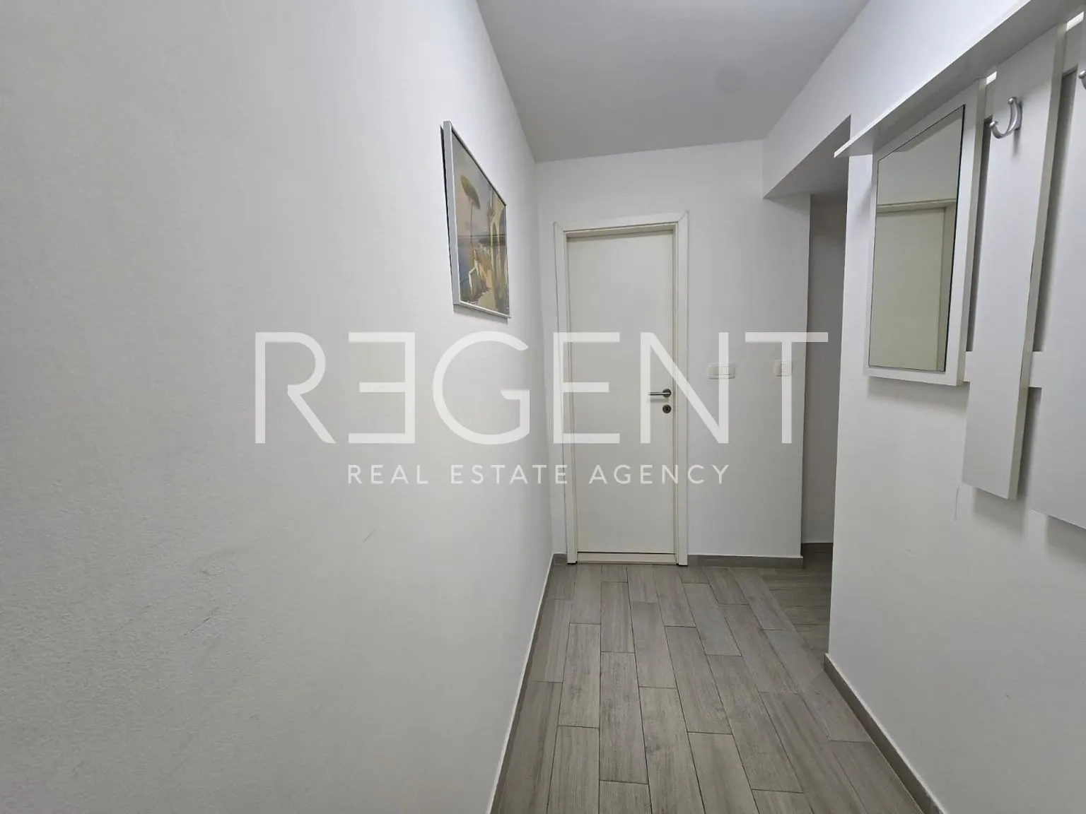 split, bol - stan s dvije apartmanske jedinice i dvorištem - slika 8