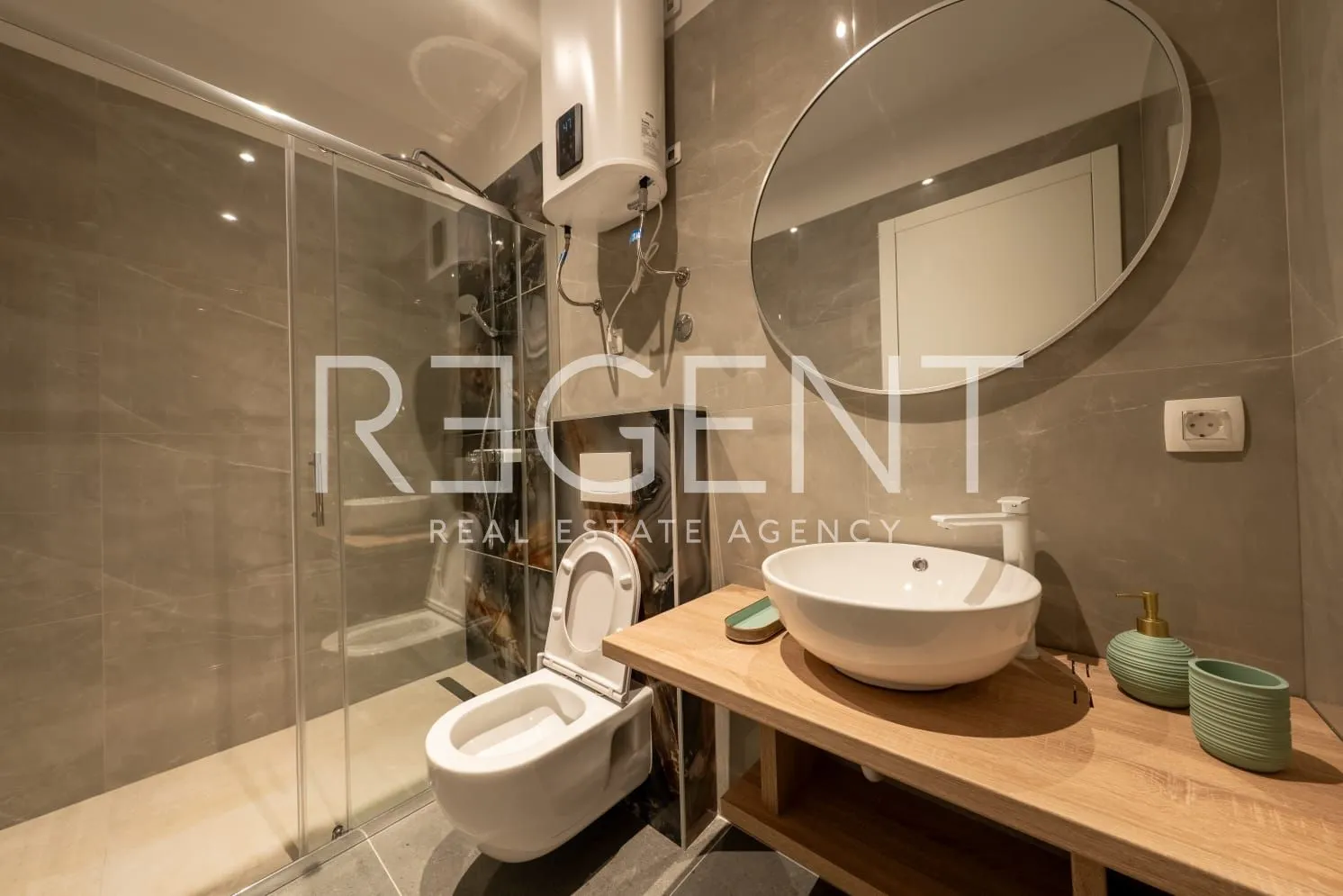 split, strožanac - moderna vila s pogledom na more, bazenom i pomoćnim objektom 50 m2 - slika 24