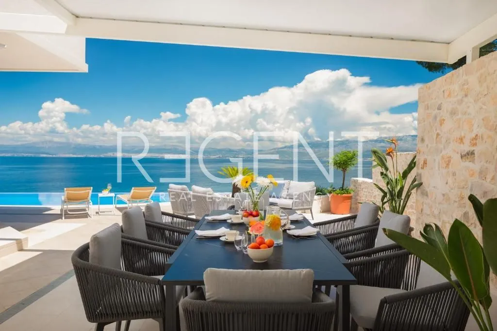 brač - moderna vila prvi red uz more - slika 27