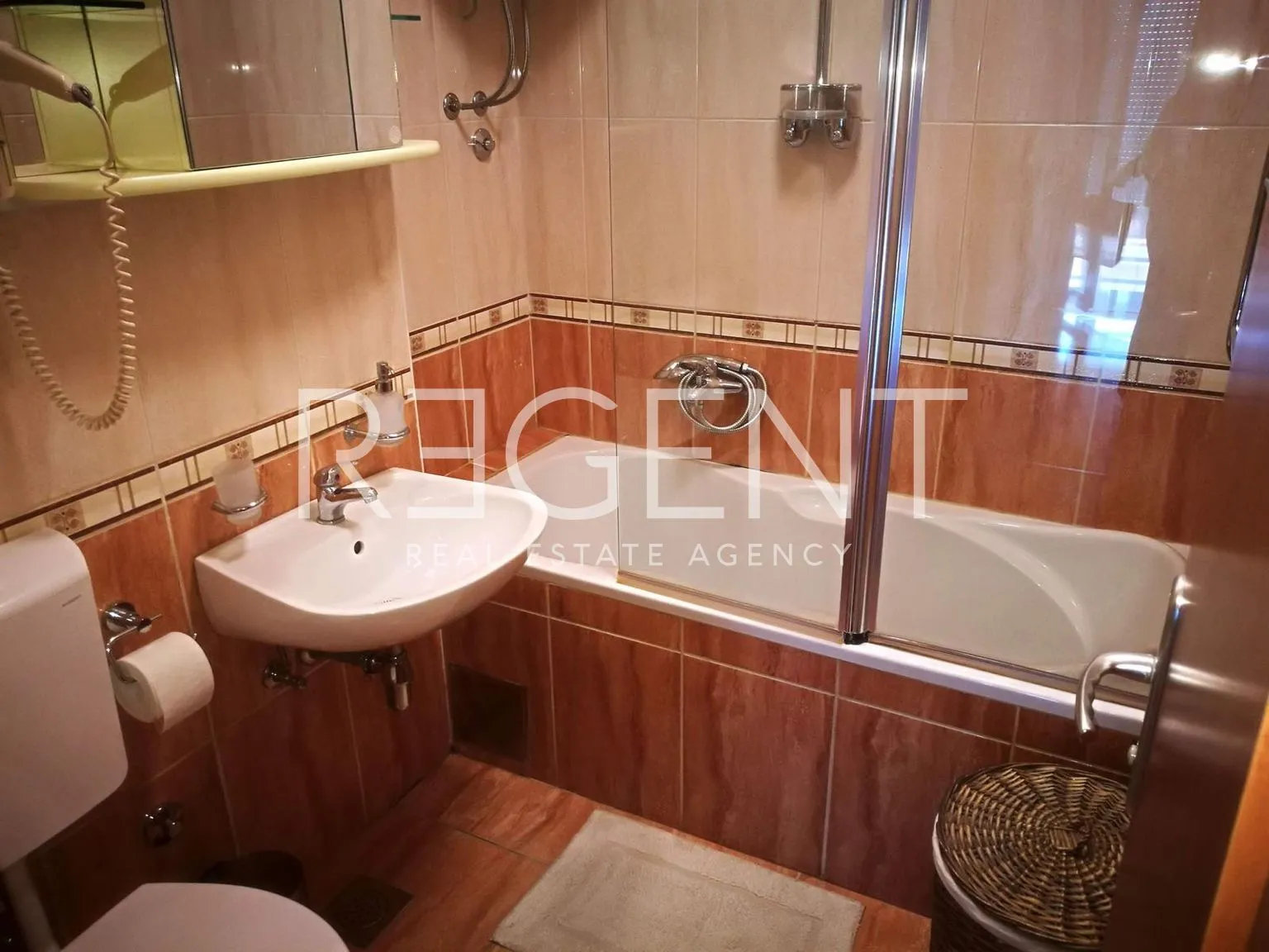 split, žnjan - trosoban stan s loggiom i pogledom na more - slika 11
