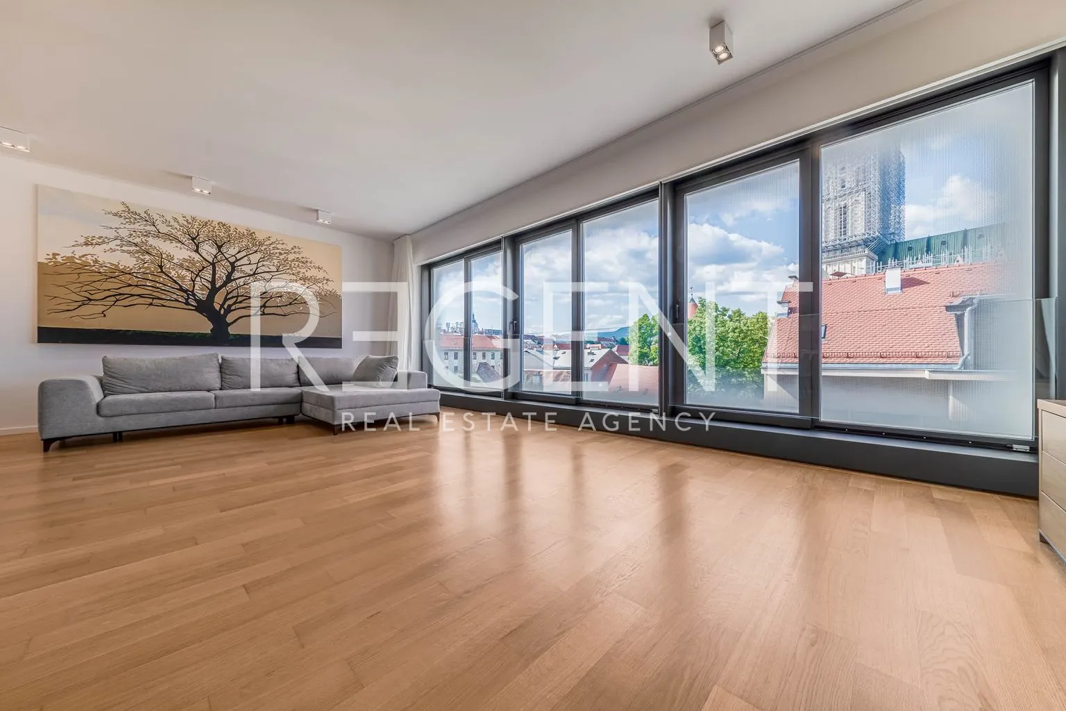zagreb, ban centar – trosoban stan 131 m2 - slika 1