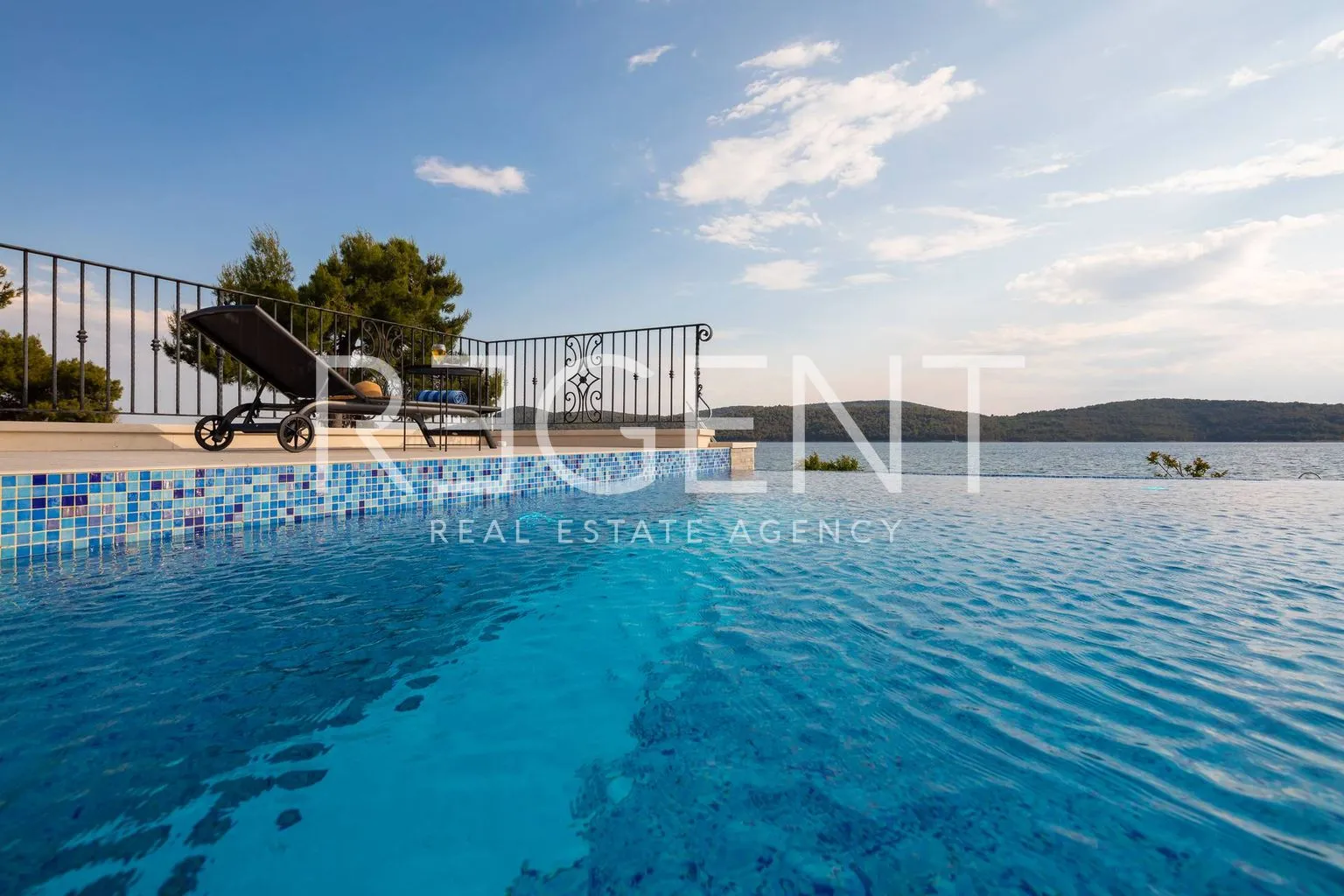 šibenik - prekrasna luksuzna vila uz more 1000 m2 - slika 83