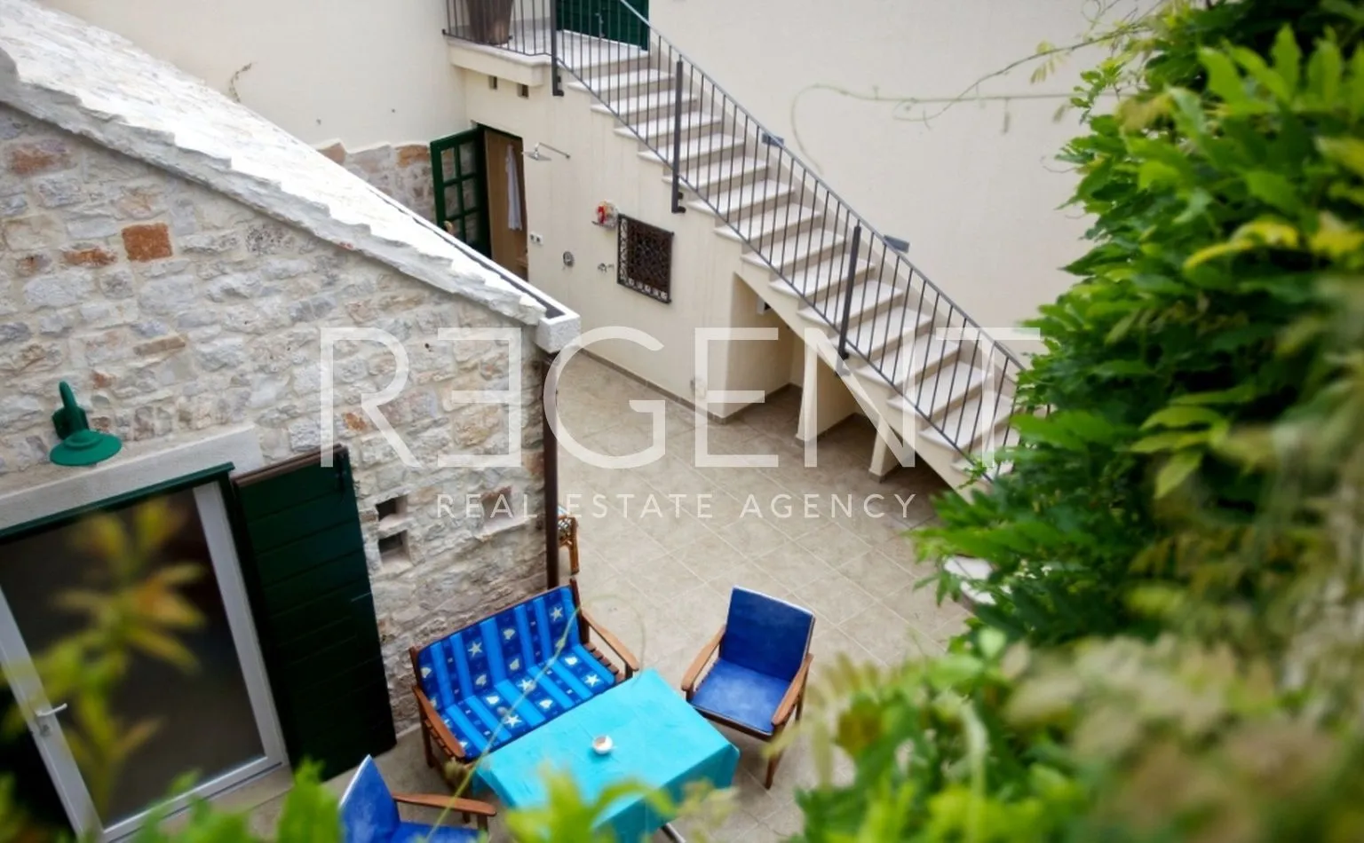 brač, mirca- kamena vila s pogledom na more - slika 11