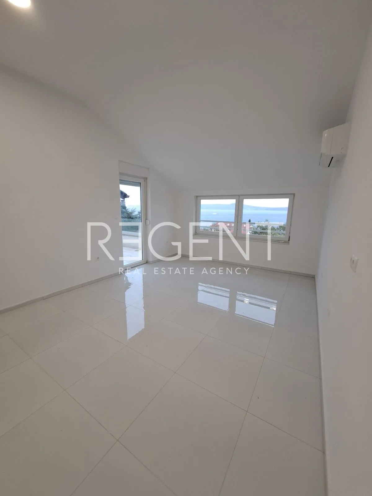 crikvenica - trosoban stan 52 m2 novogradnja - slika 4