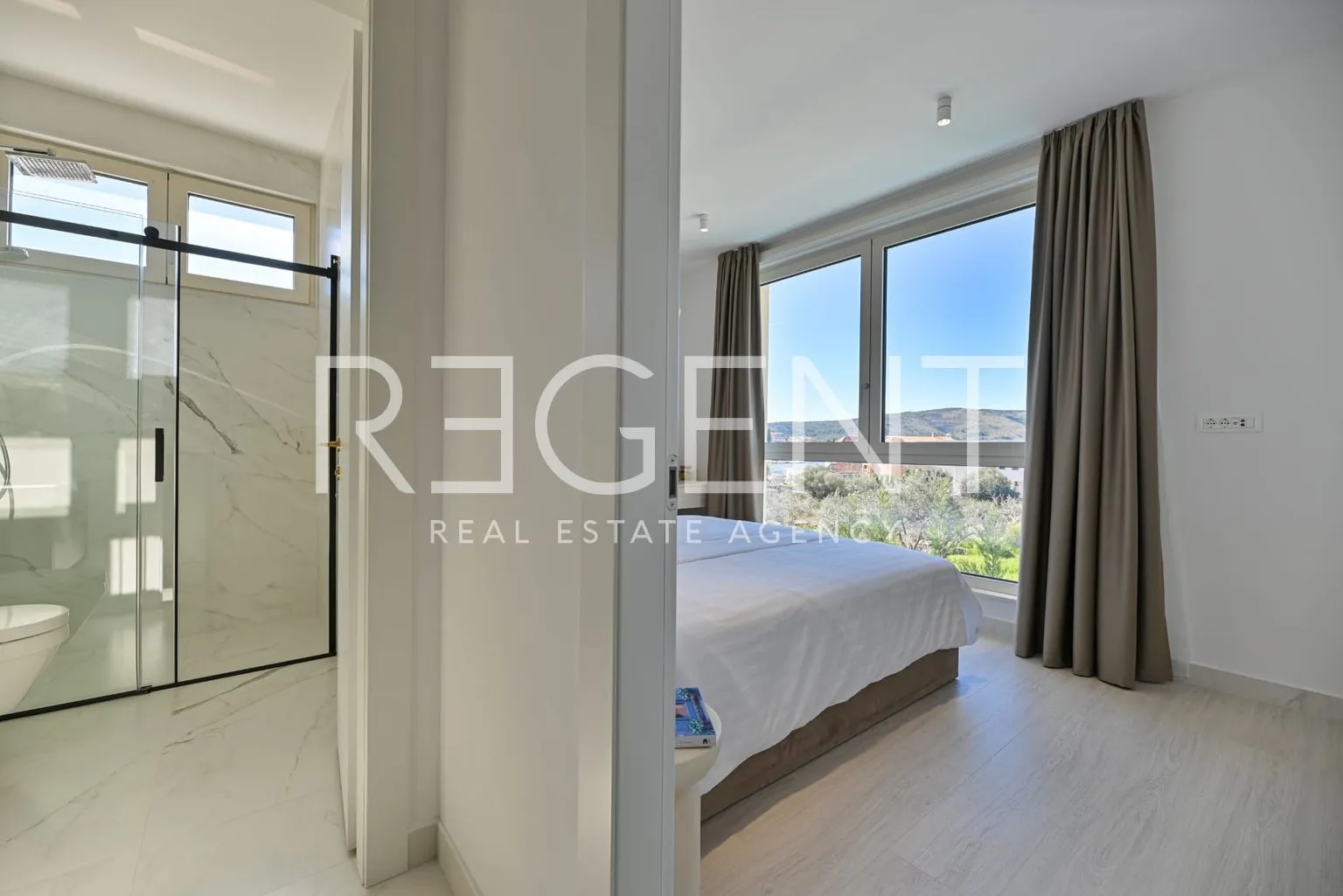 seget vranjica – moderna duplex vila s dva bazena i pogledom na more - slika 40