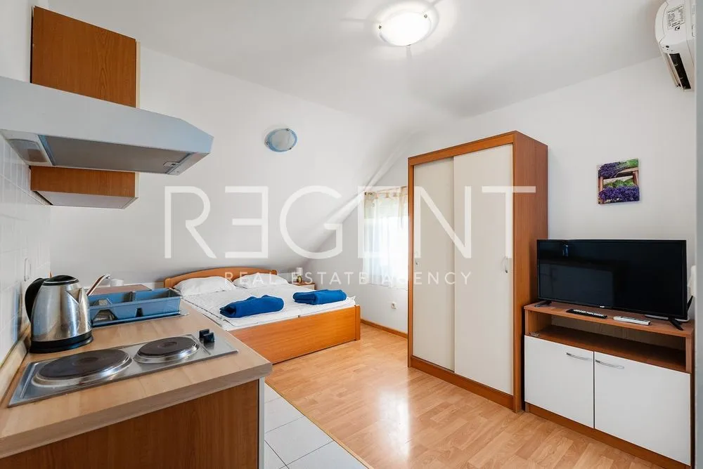 makarska, centar - apartmanska kuća u blizini centra bruto površine 186 m2 - slika 6