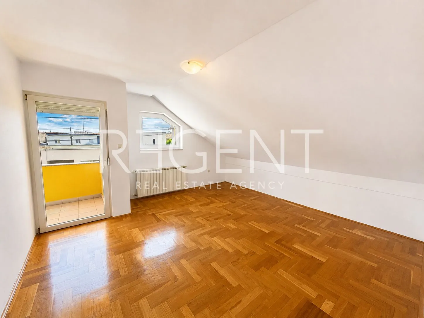 kuća 275 m² za najam, jazbina — vrt, 2 garaže - slika 13