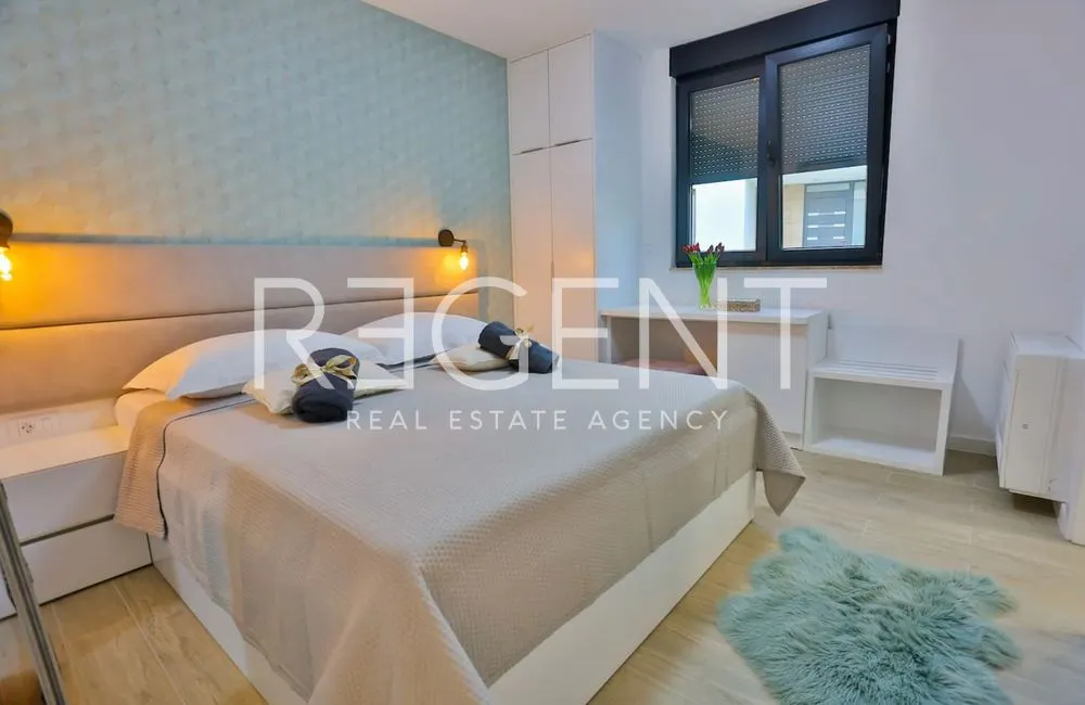 split, kučine - luksuzna vila 700 m2 - slika 8
