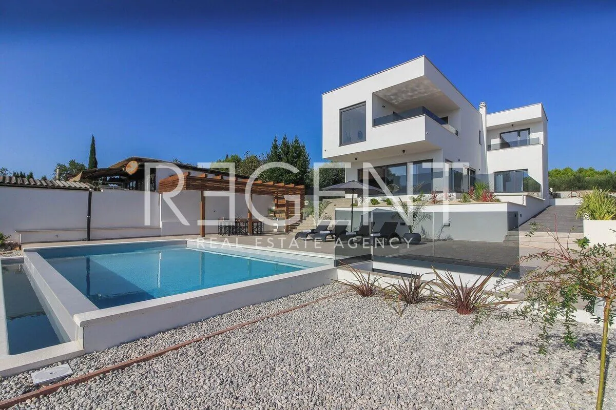 istra, medulin - prekrasna villa s wellnessom nkp 190 m2 nadomak mora - slika 6