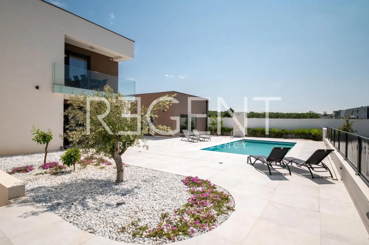 zadar, vrsi – trosobni apartmani s bazenom i pogledom na more - slika 2