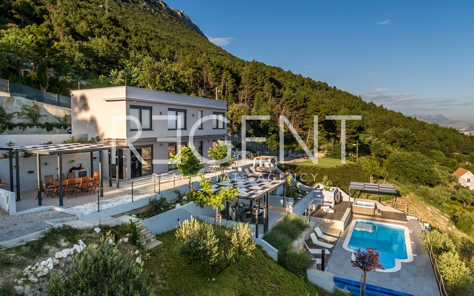 vila 232 m², kaštel stari — 4ss, grijani bazen, pogled na more - slika 4