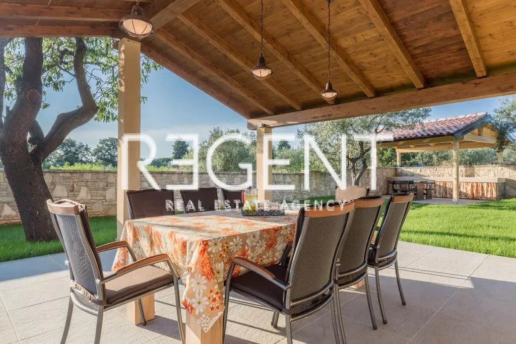 istra, fažana- vila s bazenom 180 m2 - slika 18