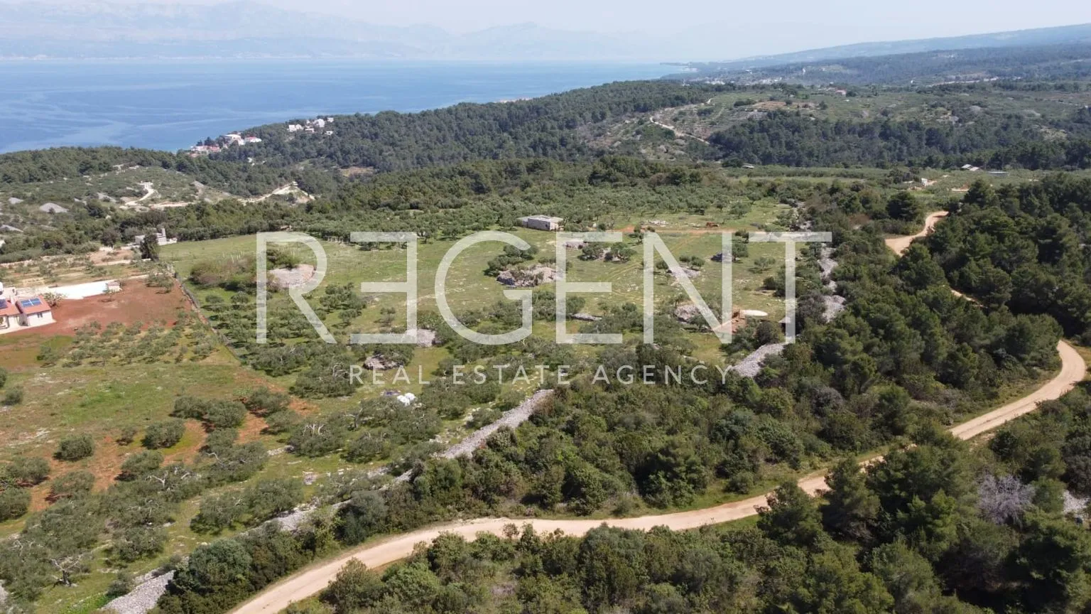 brač, sutivan - poljoprivredno zemljište (24.504 m2) s mogućnošću gradnje - slika 2