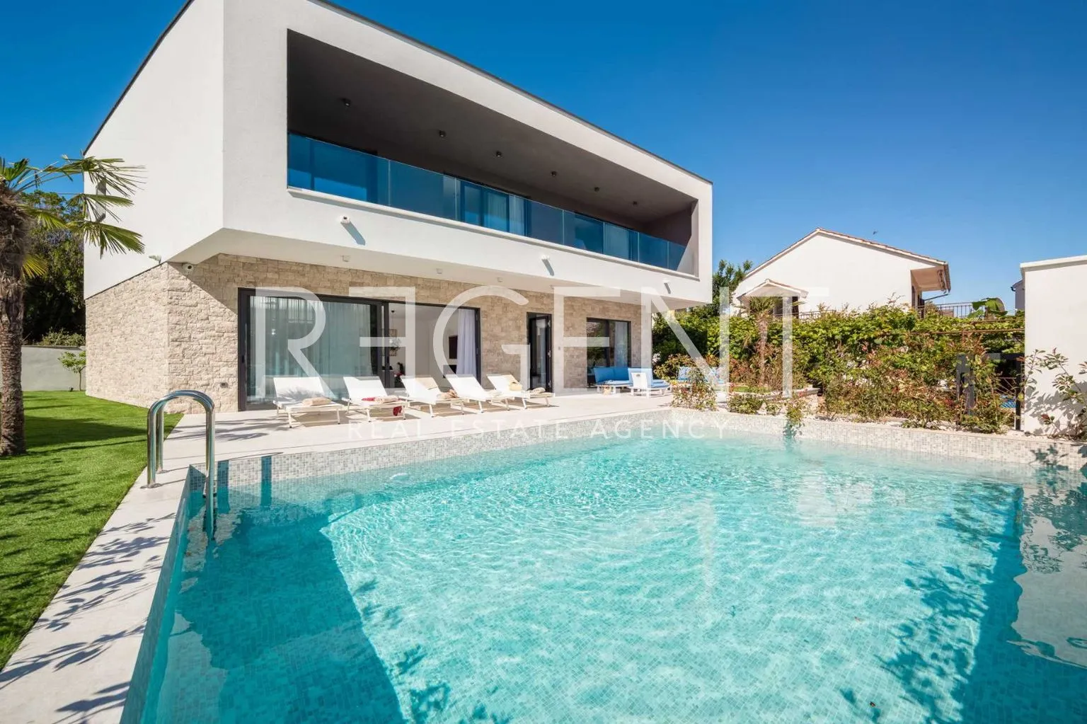 Rogoznica – Luksuzna vila 200 m2 uz more