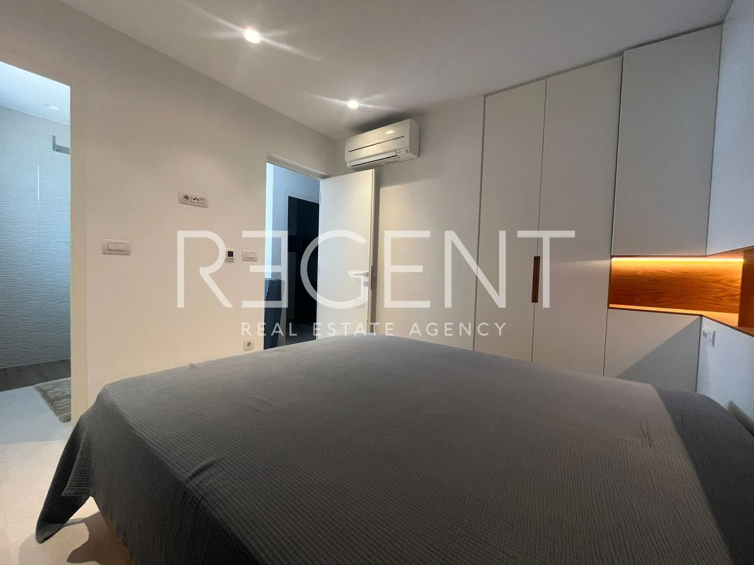 zadar, sukošan - luksuzan penthouse prvi red do mora - slika 16