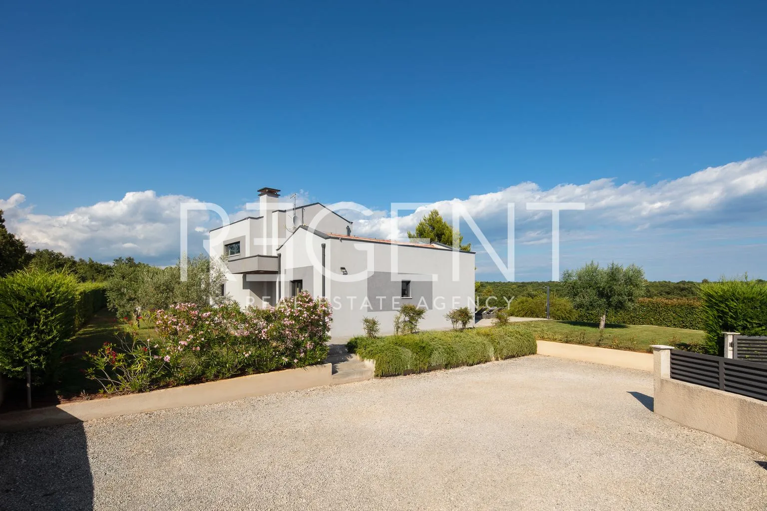 vila 250 m², vodnjan-okolica — bazen 78 m², okućnica 1600m2 - slika 20