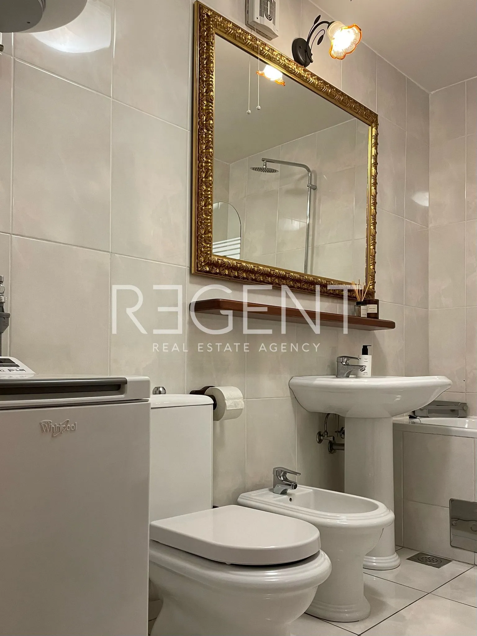 split, žnjan - dvosobni stan sa loggiom i pogledom na more 100 m2 - slika 4