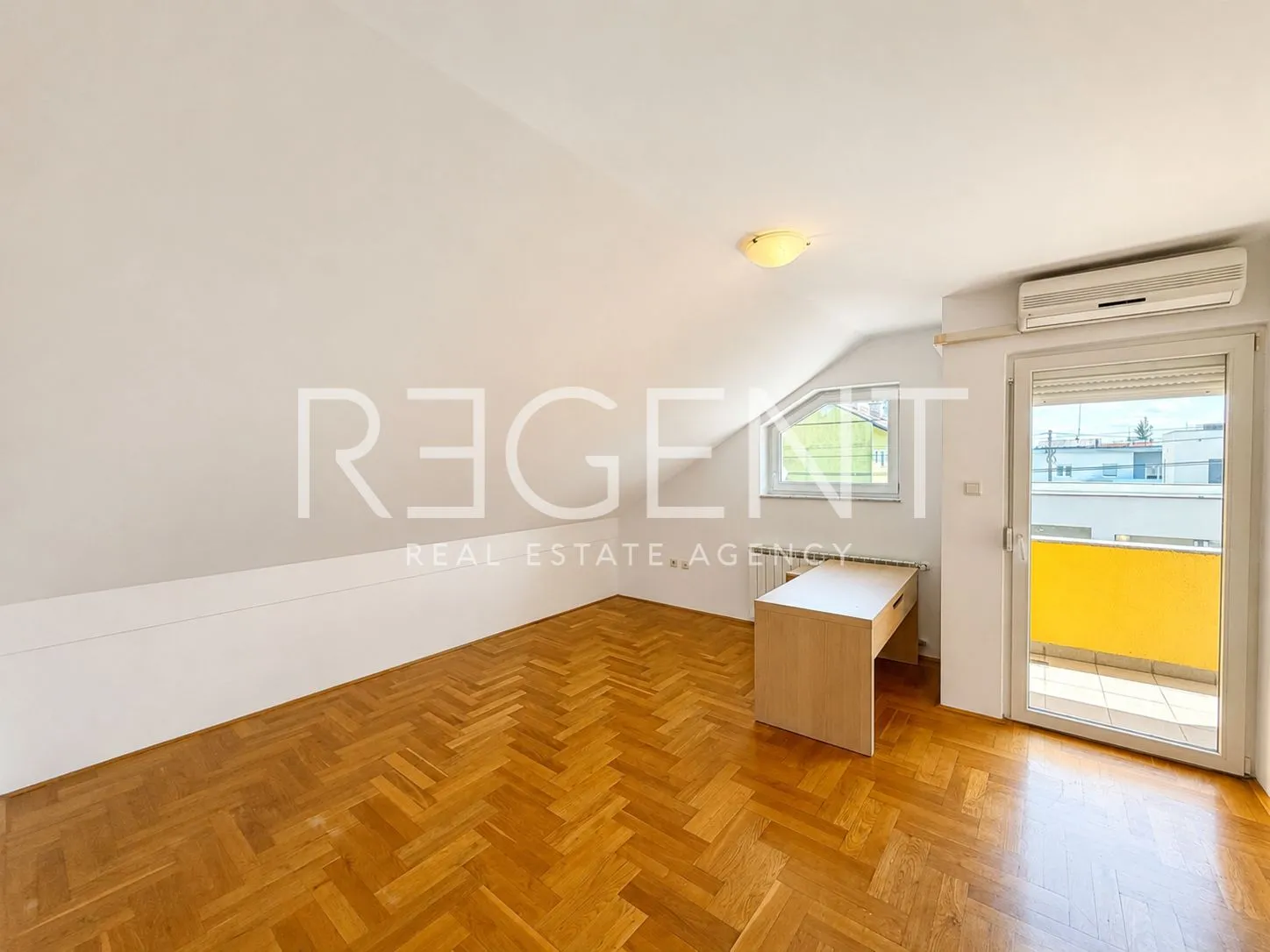kuća 275 m² za najam, jazbina — vrt, 2 garaže - slika 12