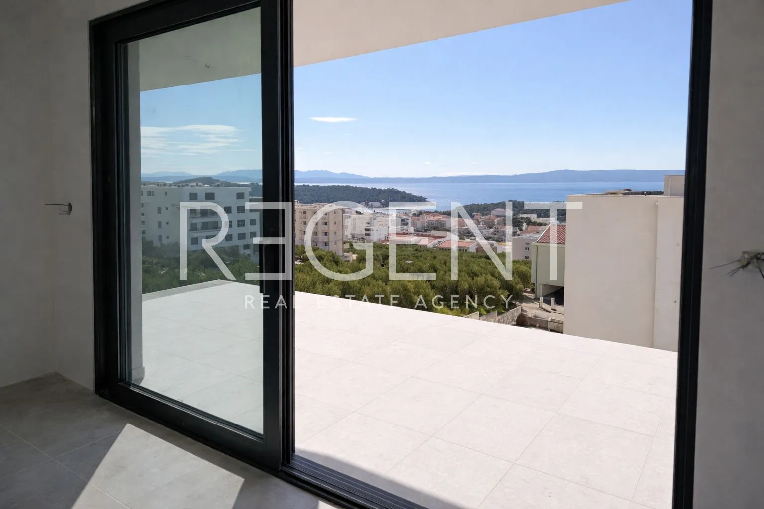 makarska, zelenka - trosoban stan u novogradnji s pogledom na more - slika 3