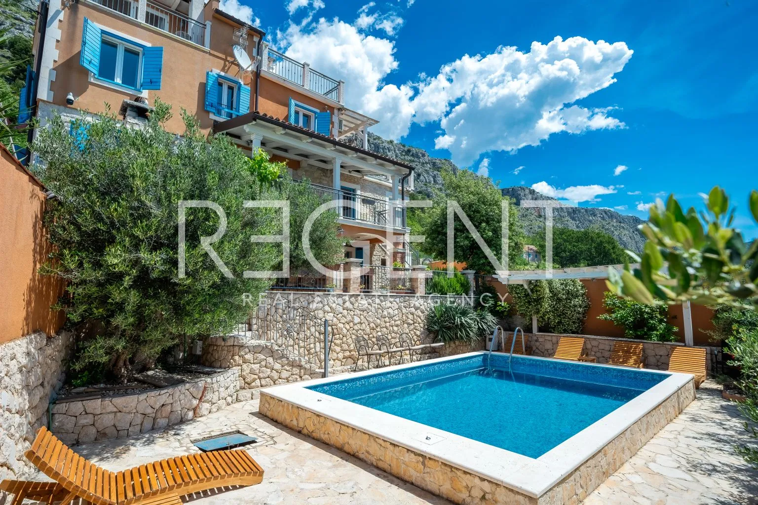 split - autentična vila među maslinicima s pogledom na more i bazenom - slika 7