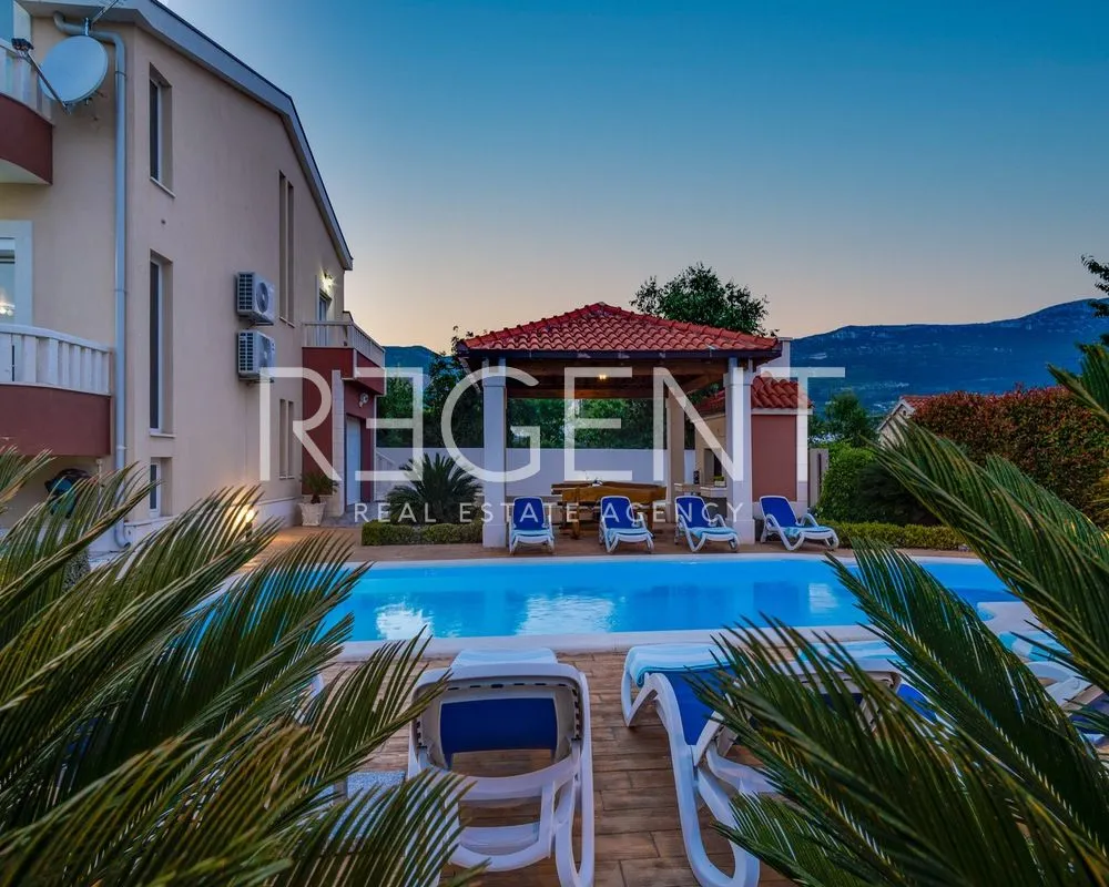 split, kaštela - vila s bazenom i pogledom na more 333 m2 - slika 3