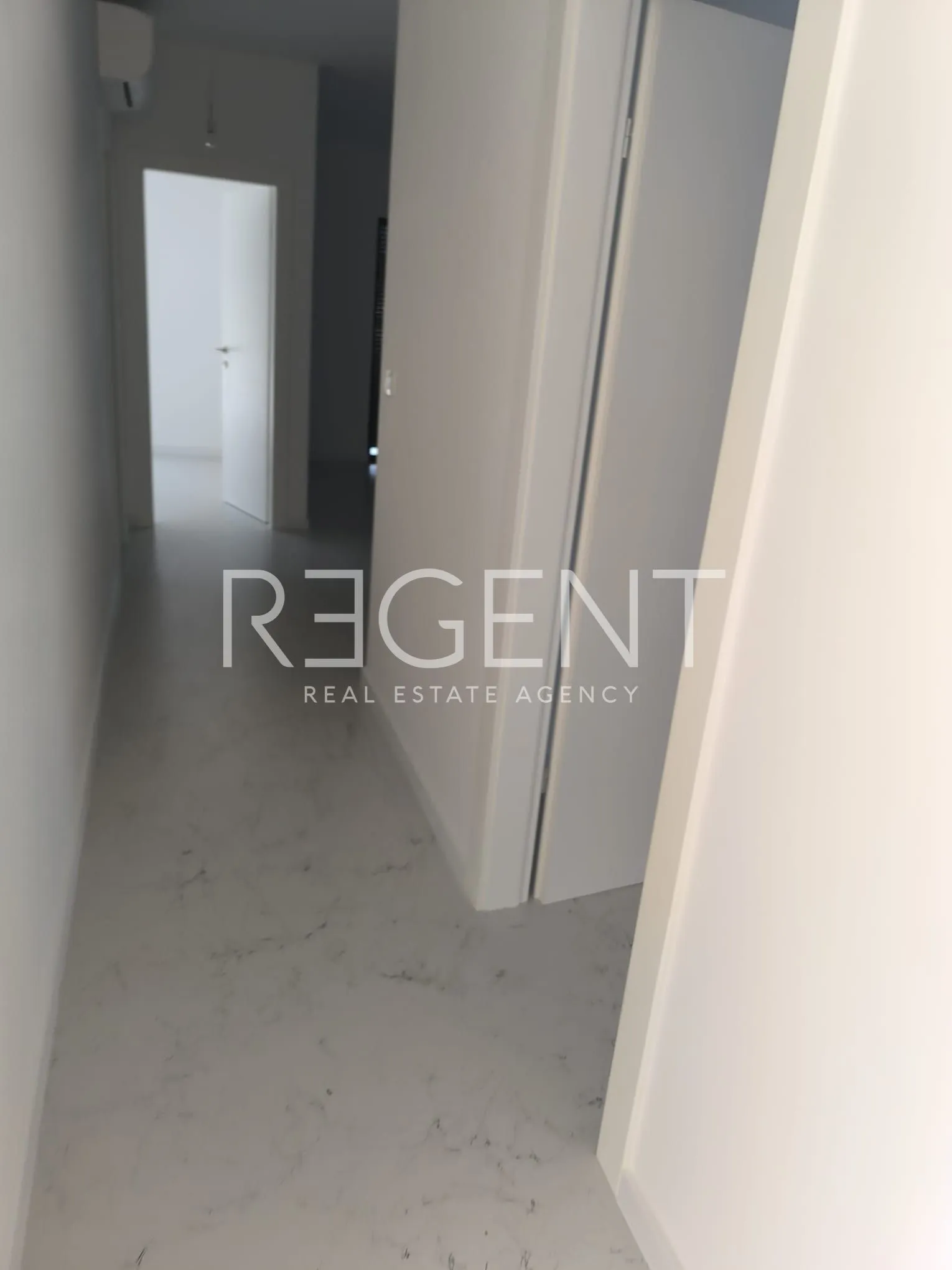 trogir, okrug gornji - dvosoban stan s bazenom 56 m2, novogradnja - slika 6
