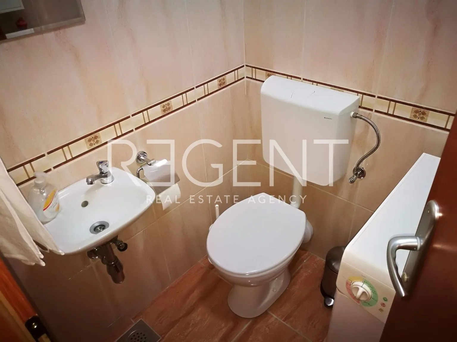 split, žnjan - trosoban stan s loggiom i pogledom na more - slika 10